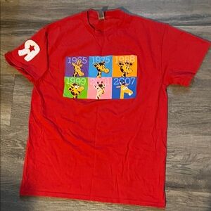 Toys ‘R’ Us red Geoffrey the Iconic Giraffe Tee
